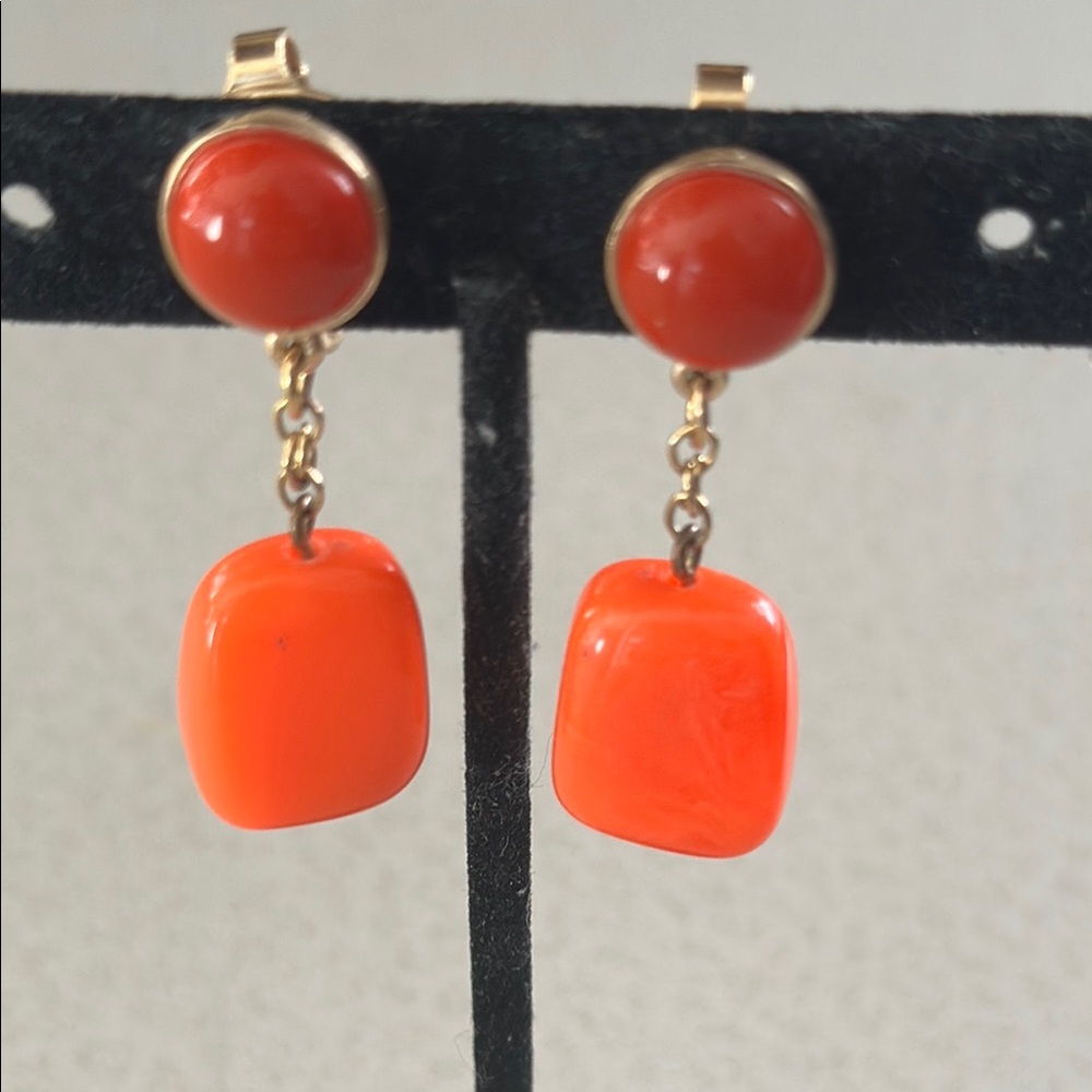 Vintage Crown Trifari Gold tone and Orange Dangle clip on Earrings (771)